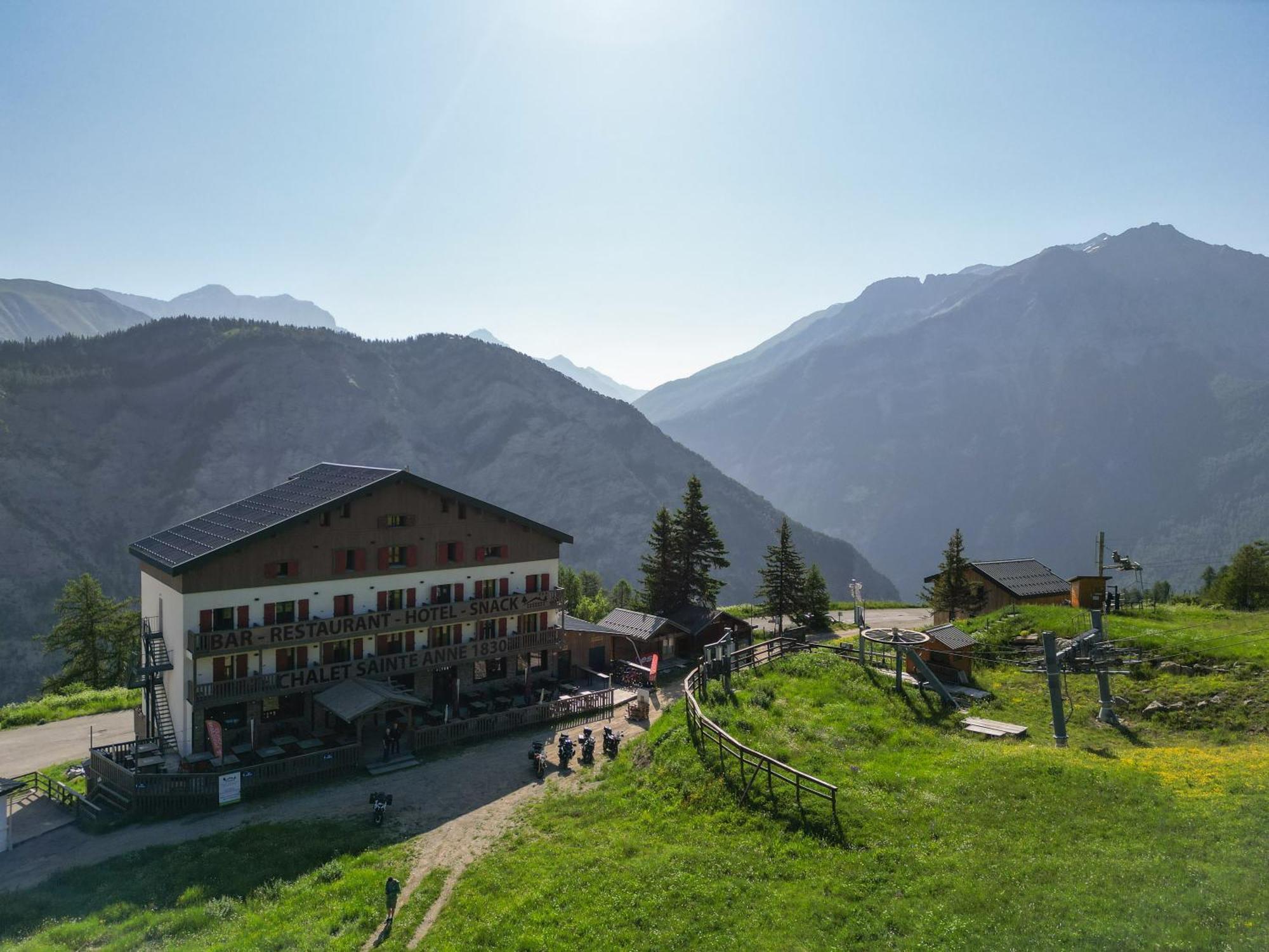 Sainte Anne Hotel *